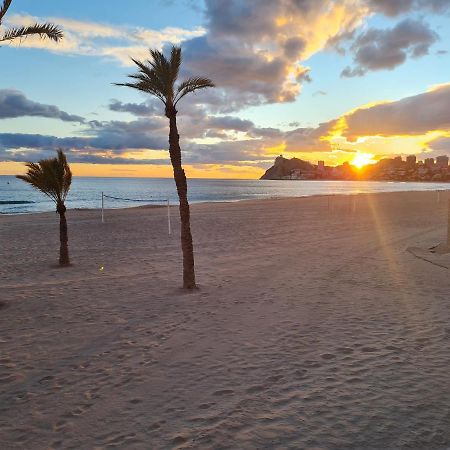 Sunny Morning Of Costa Blanca - Sunset Waves Benidorm Apartment Exterior photo